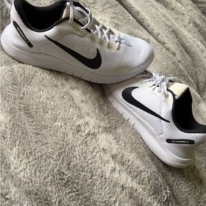 Nike White and Black Running Sneakers